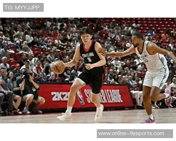 杨瀚森回应记者提问称将与克林根联手对抗比卢普斯 杨瀚森回应记者提问称将与克林根联手对抗比卢普斯