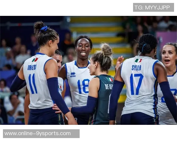 意大利女排奥运冠军埃格努亲临国米与劳塔罗互换球衣展现体育精神 意大利女排奥运冠军埃格努亲临国米与劳塔罗互换球衣展现体育精神