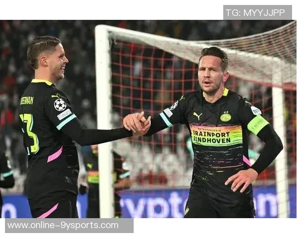 埃因霍温在欧冠赛季中禁区外进球领跑那不勒斯遭遇单场三球重创