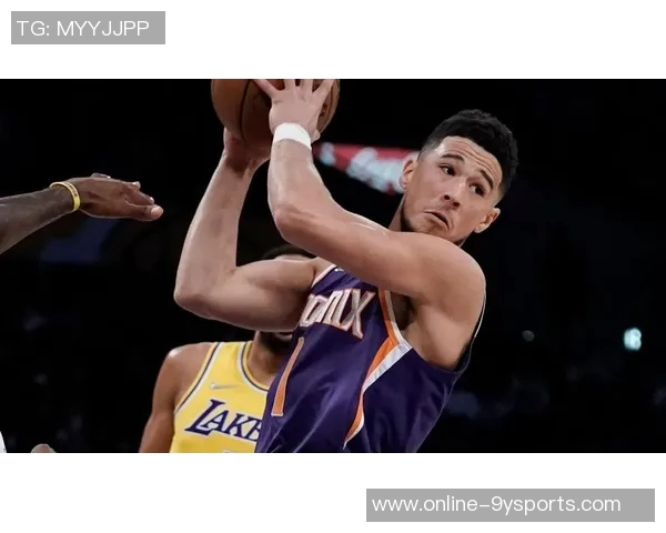 布克高效表现仅用26分钟砍下19分3助攻成为球队绿叶助力胜利 布克高效表现仅用26分钟砍下19分3助攻成为球队绿叶助力胜利