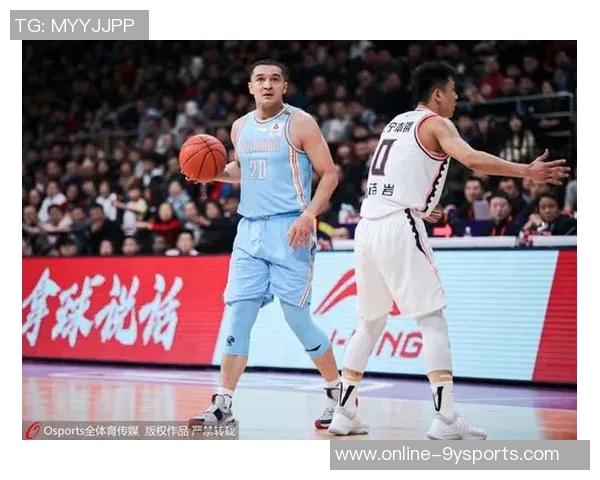 外线火力全开AJ格林三分球五投五中助力球队获胜 外线火力全开AJ格林三分球五投五中助力球队获胜